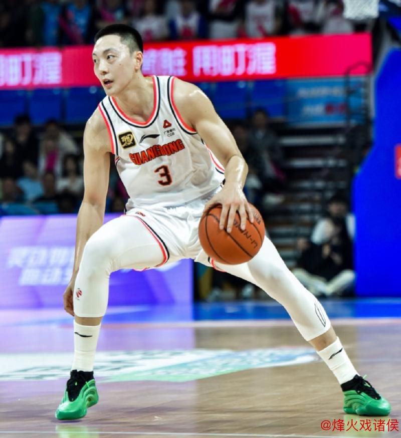 周琦21+8胡明轩20分广东狂胜山东 高诗岩贡献15分