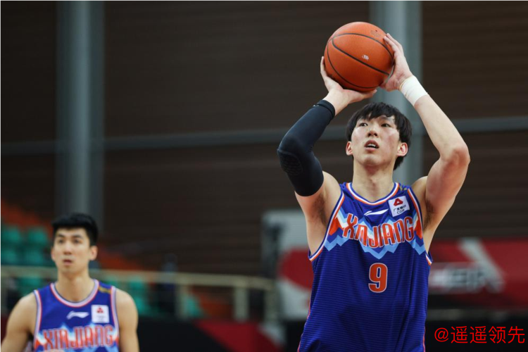 周琦爆砍37+26+6克拉克20分 新疆战胜广州 周琦爆砍37+26+6克拉克20分 新疆战胜广州