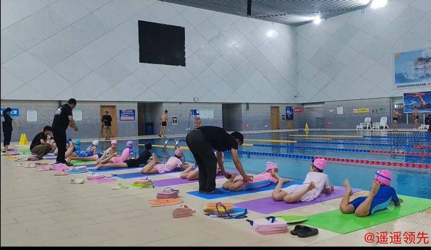 甘南州“奔跑吧·少年”儿童青少年游泳冬令营正式开班